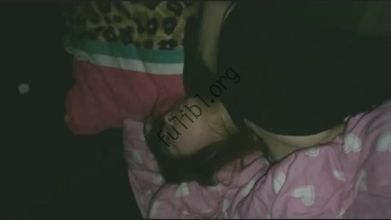 酒吧门口捡尸黑丝美女带回住所任意玩弄+啪啪 无修正原版[4P+1V/133M]