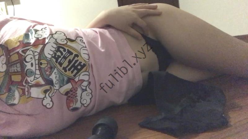 首发 微博巨乳福利姬@御宅猫娘w（舰队少女w）VIP视频之干净粉衣play[1V/507M]