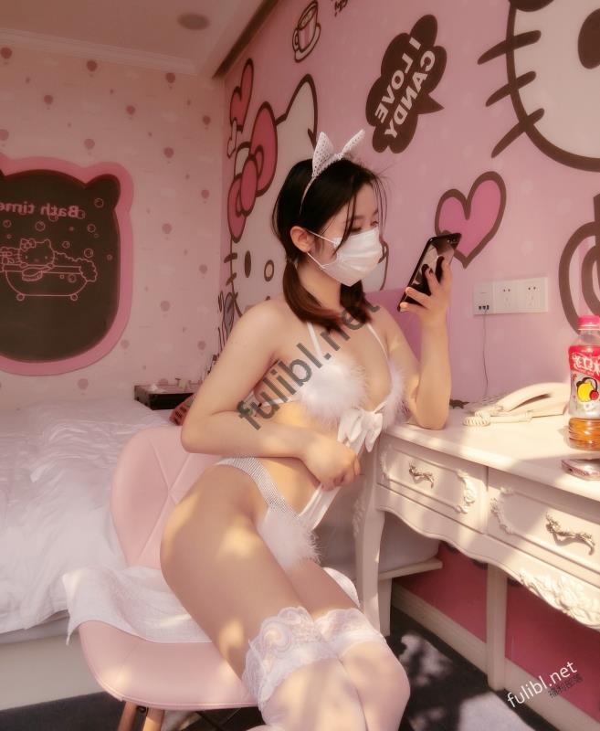 微博白虎福利姬@洛美 - 猫女白狐[40P+1V/293M]