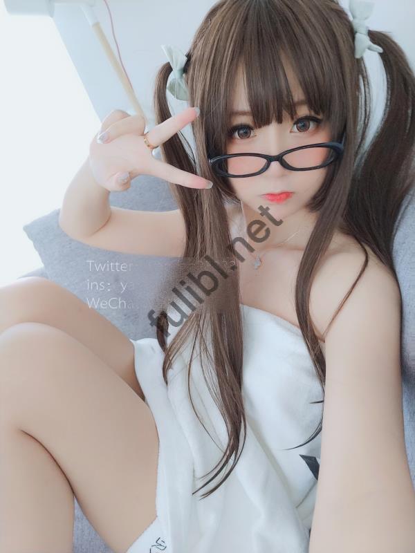高质量网红coser@摇摇乐 - 浴巾PLAY[46P/351M]