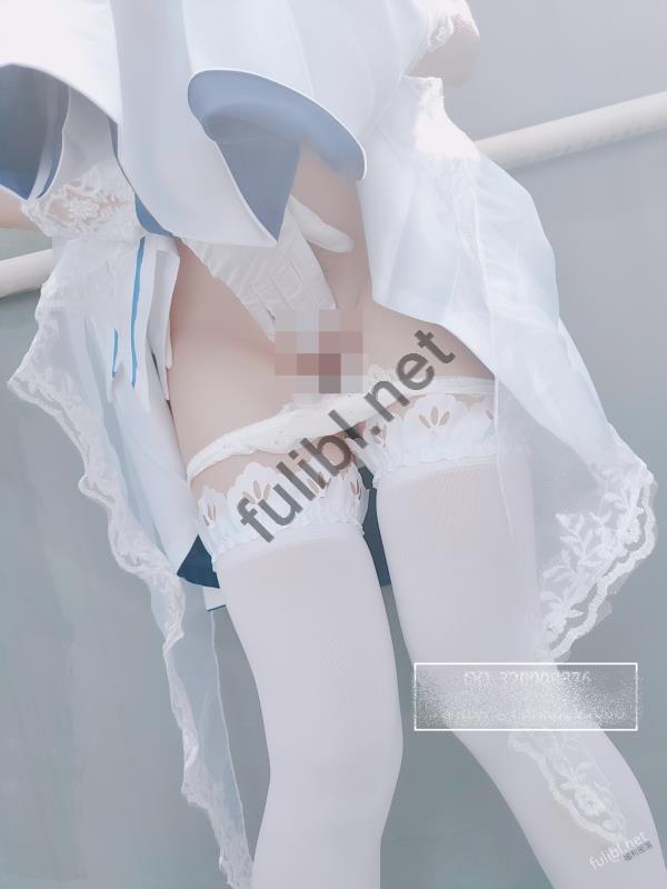 福利姬@奈莉酱(傲娇黑兔) – 天台上的芽衣[37P/68M]