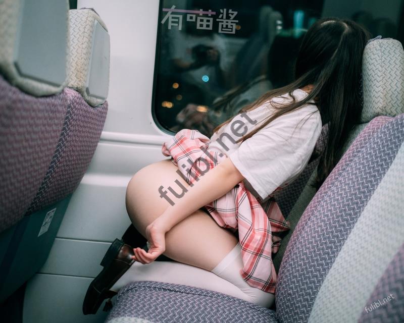 白虎福利姬@有喵酱 - HK旅拍[83P+3V/286M]