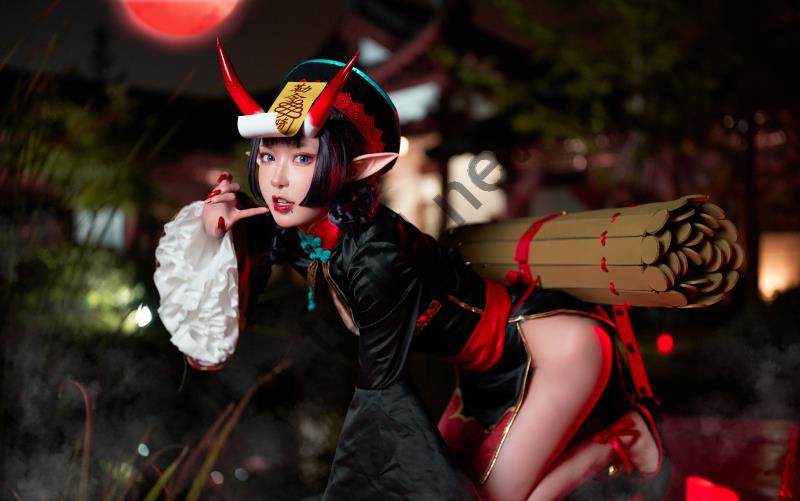 高质量coser@阿包也是兔娘 写真作品15套原版合集[184P/2.47G]